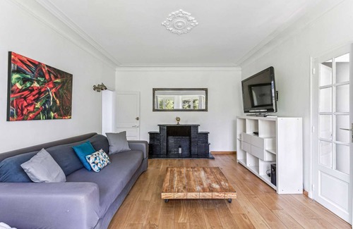 Asnieres-sur-Seine Villa | Chic and spacious house near Paris