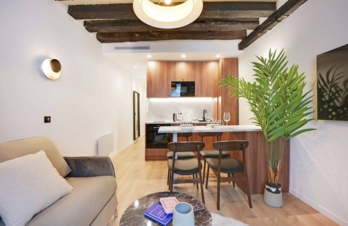 Enfants-Rouges Apartment | Chic apartment - 1BR/4P -AC- Marais/Vosges