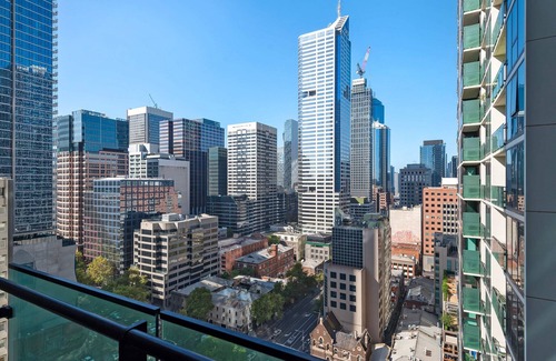 Melbourne Central Business District Apartment | Chic Apartment In Melbournes Heart