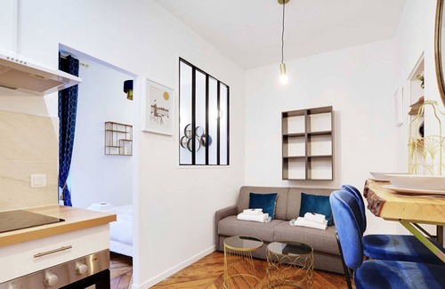 Charonne Apartment | Chic apartment in Paris for couple