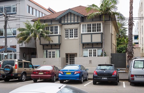 Manly Apartment | Chic Apartment with Sun Lounge Near Manly Beach