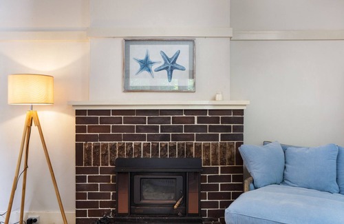 Manly Apartment | Chic Apartment with Sun Lounge Near Manly Beach