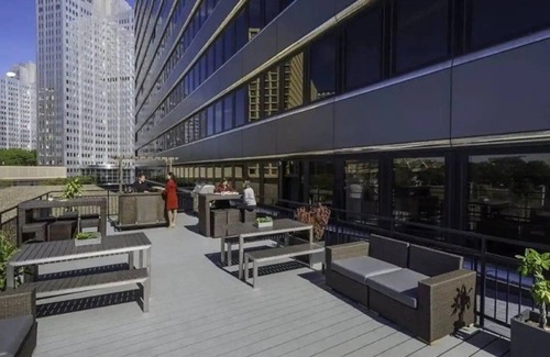 Downtown Pittsburgh Apartment | Chic Apt - Amazing Three Rivers Views in PGH Heart 24-7 Parking