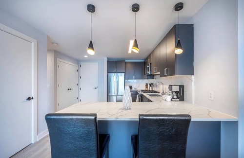 New Rochelle Apartment | Chic Apt with Indoor Pool & Gym