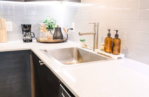 Fort Worth Apartment | Chic Beauty by Medical District