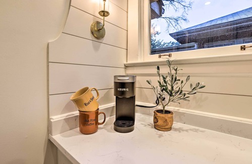 Forest Park Condo | Chic Birmingham Getaway ~ 2 Mi to Downtown!