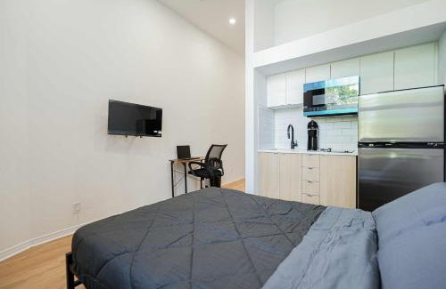 Sainte-Marie Apartment | Chic Bright Apartment with Parking Near downtown Montreal