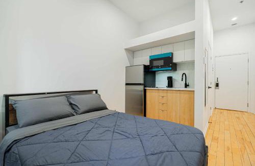 Sainte-Marie Apartment | Chic Bright Apartment with Parking Near downtown Montreal