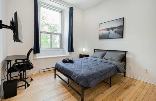 Sainte-Marie Apartment | Chic Bright Apartment with Parking Near downtown Montreal