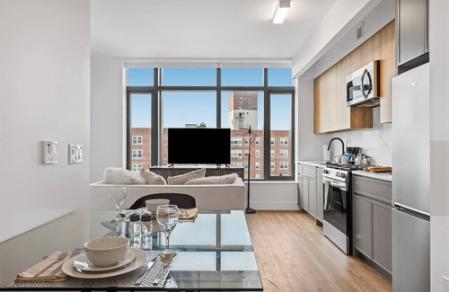 Bath Beach Apartment | Chic Brooklyn Studio: Your Home Away from Home
