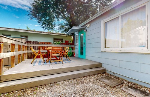 Sailboat Bend House | Chic bungalow in Historic District, near Los Olas & downtown - dog-friendly