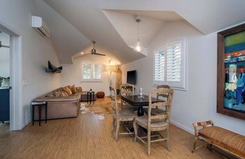 Montecito House | Chic Casita | 30+ Stays, Walk to Beach