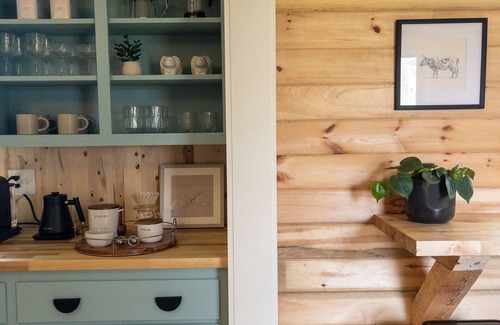 Cochecton House | Chic Catskills Cabin w/Fireplace, Firepit, 30min to Ski Big Bear Resort.