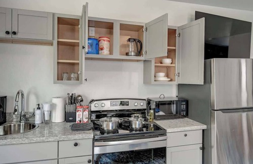 Lower East Side Apartment | Chic CDT Milwaukee Stay Close to Everything