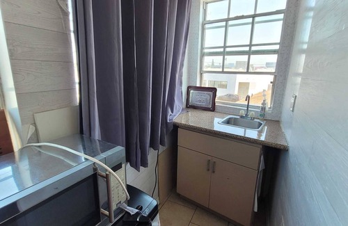 Beverly Hills Apartment | Chic Centrally Located Loft: Relax in the Heart of Pico/Robertson
