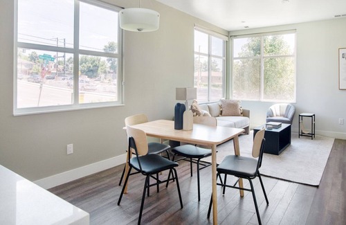 Cherry Creek Apartment | Chic Cherry Creek 3BR w/ W/D, next to Mall, by Blueground