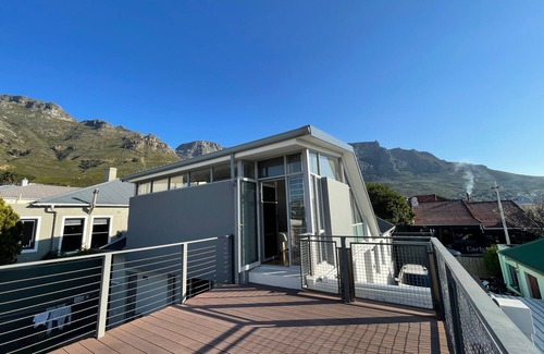 Cape Town City Centre House | Chic City Home with Table Mountain Views