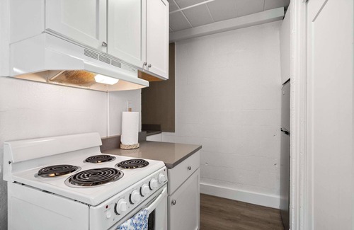 Near East Columbus Apartment | Chic City Retreat 97 Sleeps 2!