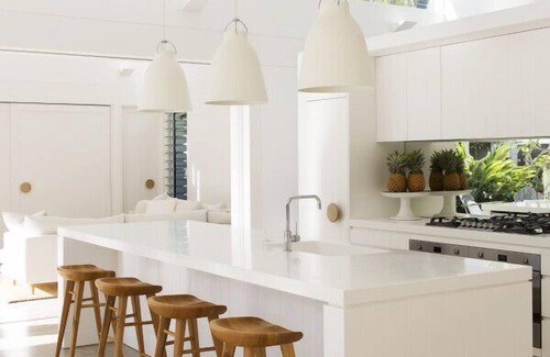 Avalon Beach House | Chic Coastal Retreat