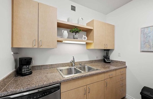 Downtown San Diego Condo | Chic Condo in Little Italy