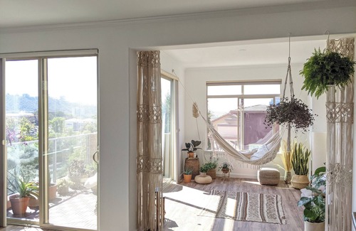 Mission Valley Condo | Chic condo w/Pool, Gym & Parking, 10 Min to Beach