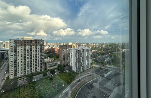 Downtown Montreal Condo | Chic Condo w/Skybridge to Bell Centre & Underground City Access