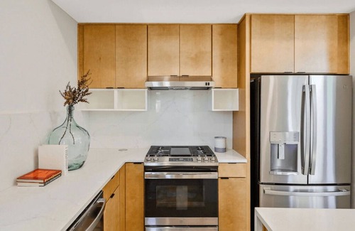 University Park Condo | Chic Contemporary Loft in Raleigh – Pet-Friendly & Centrally Located