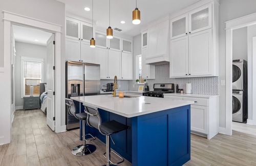 Cedar Crest House | CHIC COSMO HOUSE 5 Minutes to Downtown Dallas