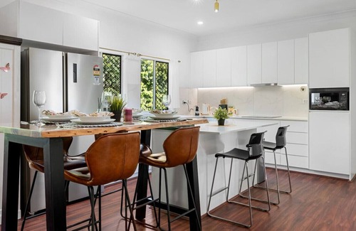 Sunnybank House | Chic & Cozy 3Beds Home in the Heart of Sunnybank