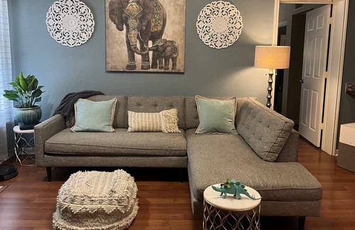 Allandale Condo | Chic & Cozy Condo: Top-Floor/2BR/2BA in Central Austin Allandale Neighborhood