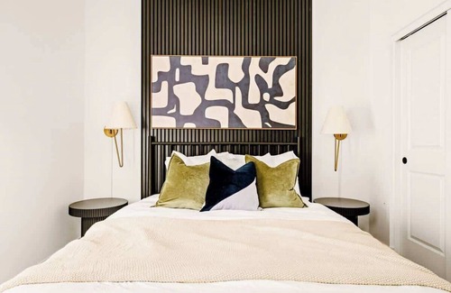 Phoenix House | Chic & Cozy Guest Suite