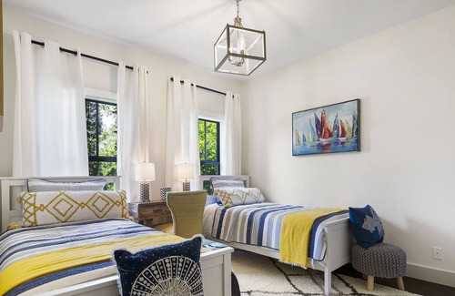 Old Northwood Historic District House | Chic Downtown Luxury Vacation Home 3BR-2BA