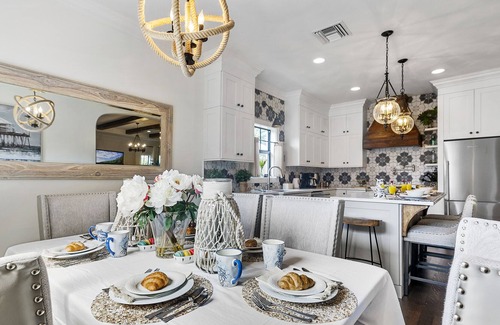 Old Northwood Historic District House | Chic Downtown Luxury Vacation Home 3BR-2BA