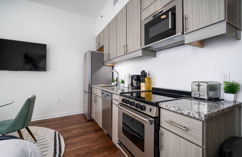 Avondale Apartment | Chic Downtown Studio Oasis w/Private Balconyn