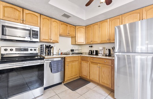 Sunshine Park House | Chic Downtown Vacation Home AND Guest Home