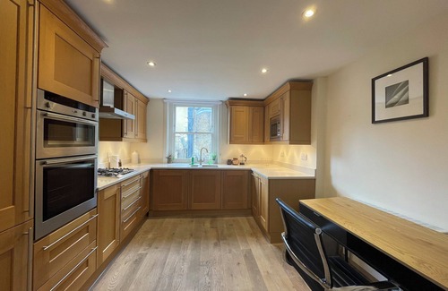 Marylebone Apartment | Chic Duplex London in Marylebonenn