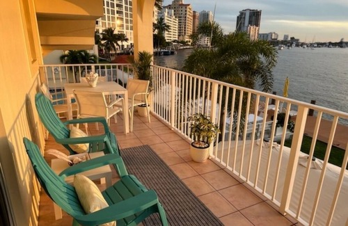 Barrier Island Condo | Chic Fort Lauderdale Beach Hideaway, Breathtaking Waterfront Views, 5☆ Stay