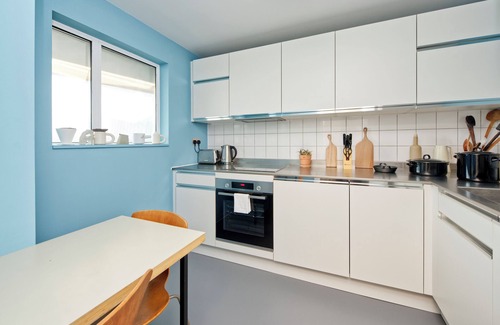 Lansbury Apartment | Chic Four Bedroom Flat with Stunning Poplar Views