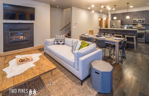 Big Sky House | Chic Home Close to Town Center! Hot Tub! 5 Min Walk to Shuttle! 15 Min Drive to