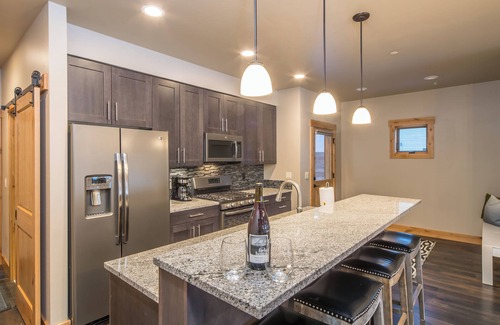 Big Sky House | Chic Home Close to Town Center! Hot Tub! 5 Min Walk to Shuttle! 15 Min Drive to