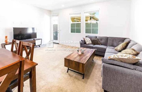 Eastvale Downs House | Chic Home on Sendero Ave #41351
