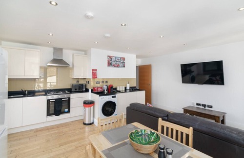 Shoreditch Apartment | Chic Hoxton Shoreditch Balcony Flat 2 Bedrooms 2 Bathrooms Family Friendly