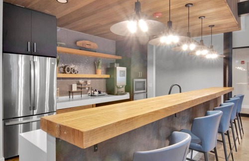 Judson Apartment | Chic Industrial Vibes – 2BR/2BA