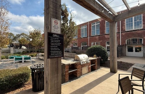 Judson Apartment | Chic Industrial Vibes – 2BR/2BA