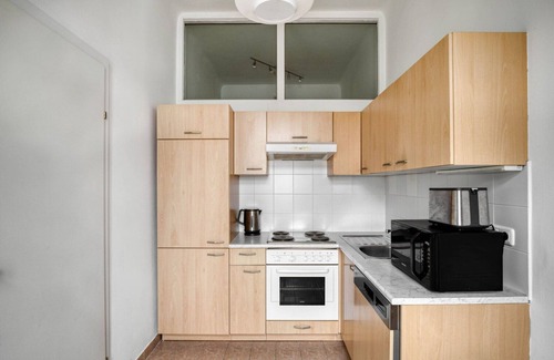 Josefstadt Apartment | Chic Josefstadt Studio w/Elevator, walk to bars, Metro U6, by Blueground