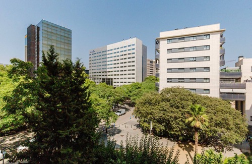 Les Corts Apartment | Chic Les Corts XBR w/Elevator & Washer, by Blueground