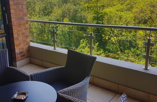 Greater Johannesburg Metropolitan Area Apartment | Chic living, an alternative to the most superior of 5-star hotel accommodation
