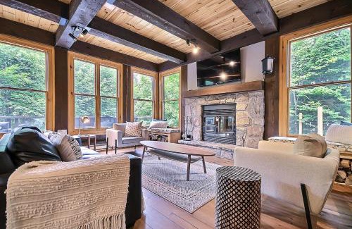 Lac-Superieur Ski Chalet | Chic log chalet with hot tub - Mont-Tremblant north side by Reserver.ca
