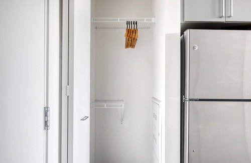 Logan Square Apartment | Chic Logan Square Studio w/Roof Deck & Gym, 1 block to L, by Blueground