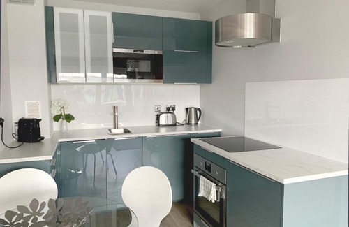 Fitzrovia Apartment | Chic London Home in Trendy Fitzrovia W1. By Oxford St
